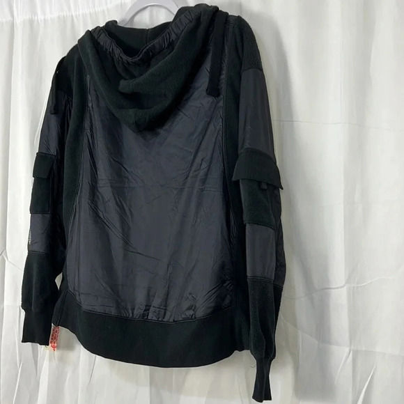 NWT Free People Movement Black Full Zipper Fleece Jacket Size XS - Picture 10 of 10